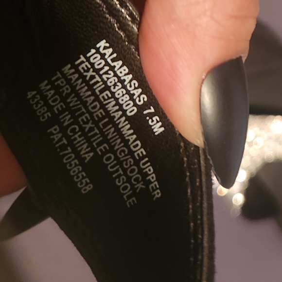 Sandals - Picture 2 of 2